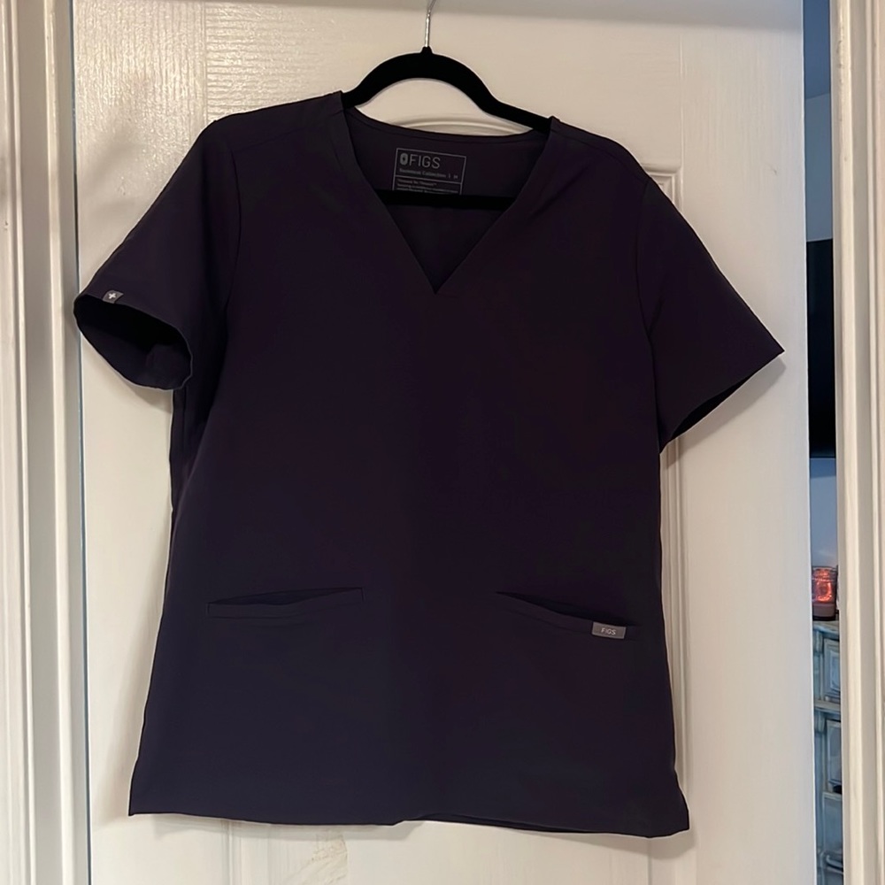 Figs Casma 3 pocket scrub top